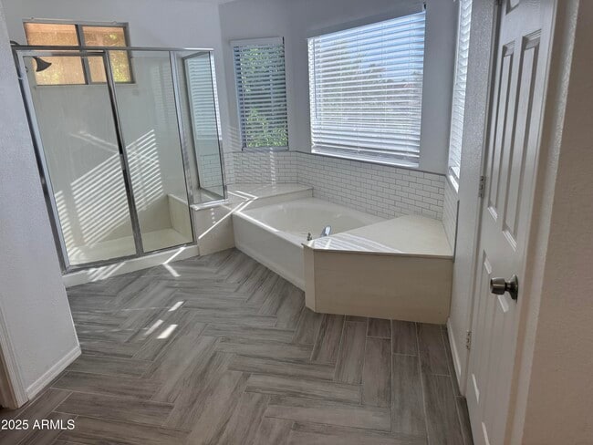 Building Photo - 5437 W Wahalla Ln