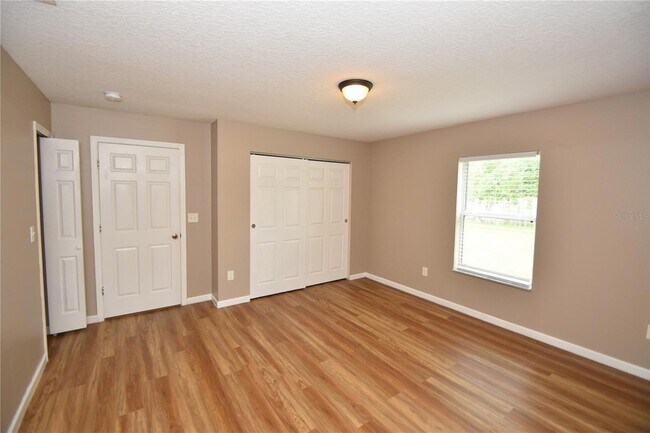 Building Photo - 7 Ryarbor Dr