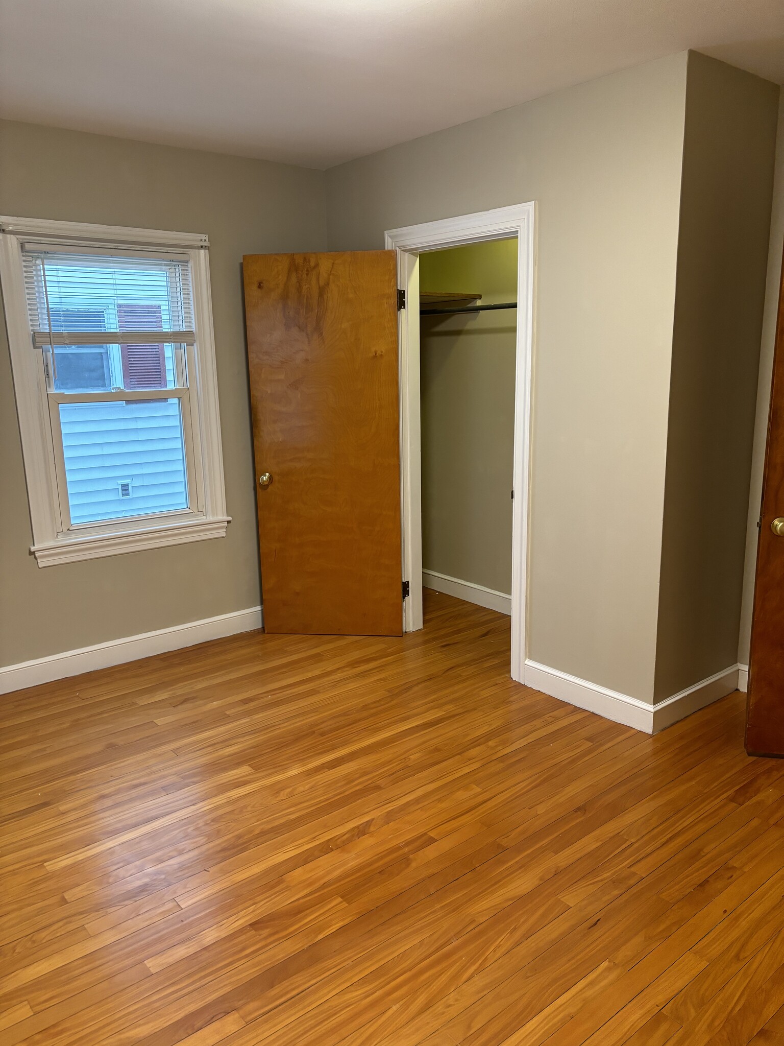 2nd bedroom closet with lots of storage - 28 Newman St