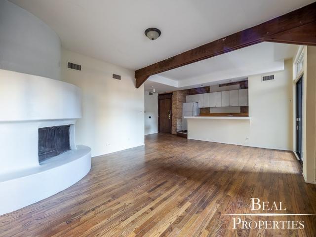 Building Photo - 2 bedroom in CHICAGO IL 60657