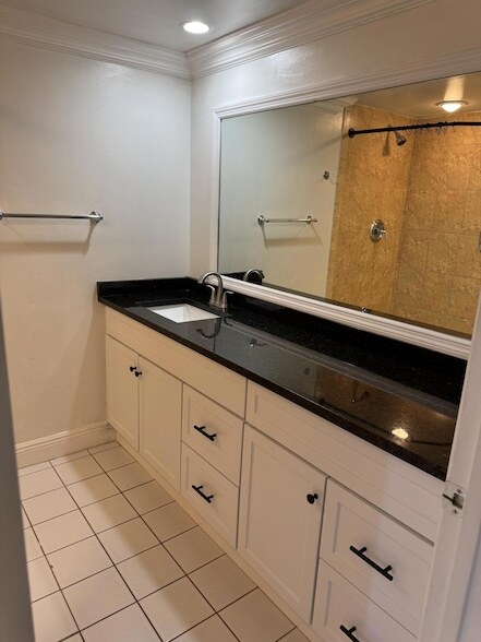 Building Photo - 915 9th Way