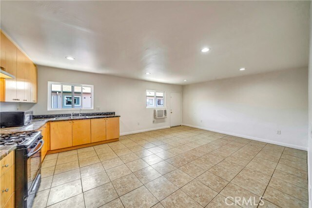 Building Photo - 6735 Elmer Ave