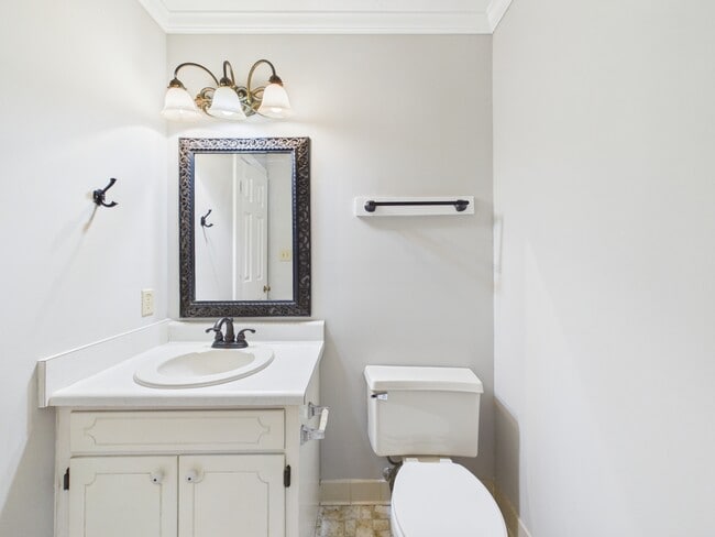 Building Photo - 1985 Briarcliff Rd