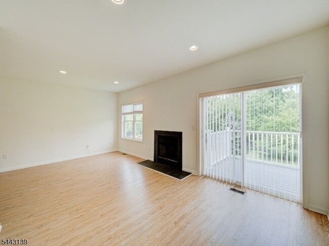 Building Photo - 26 DeCroce Ct