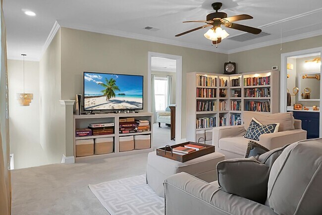 Building Photo - Johns Island 4BR, 2.5 BA Gem: Features Wood Floors, 2-Car Garage, & Community Pool