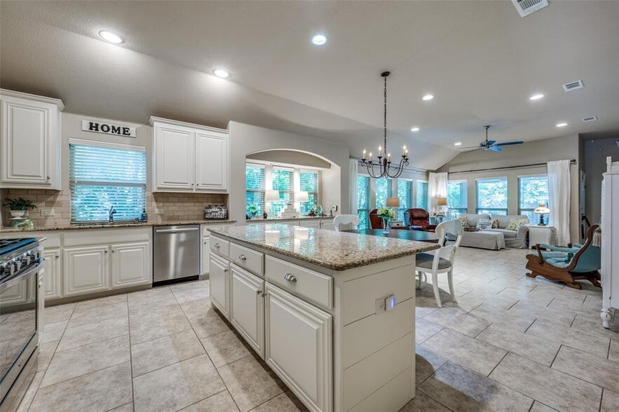 Kitchen Island - 928 Lighthouse Ln