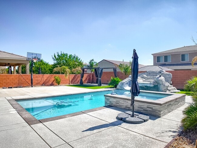 Building Photo - Exquisite Luxury Rental in Prestigious Gated Tule Springs Community