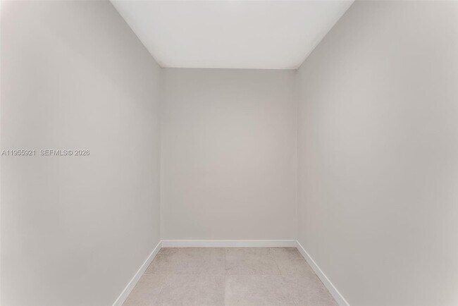 Building Photo - 5419 NE 22nd Ave