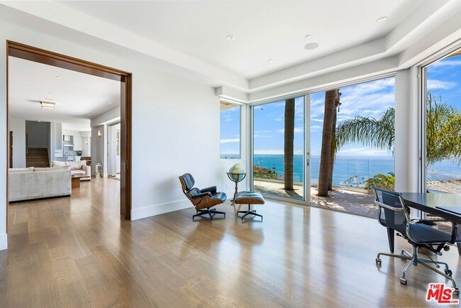 Building Photo - 200 Arno Way