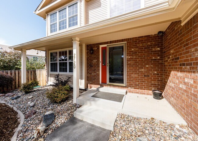 Building Photo - Stunning 5 Bedroom, 3.5 Bath Remodeled Hom...