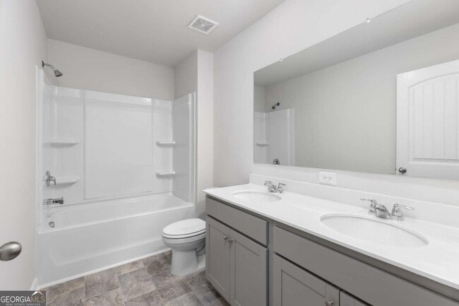 Building Photo - 5370 Swan Ln