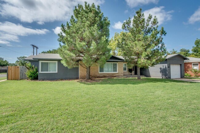 Building Photo - PRE-LEASING for AUGUST Move in - Recently Remodeled 4/2/1 near Texas Tech