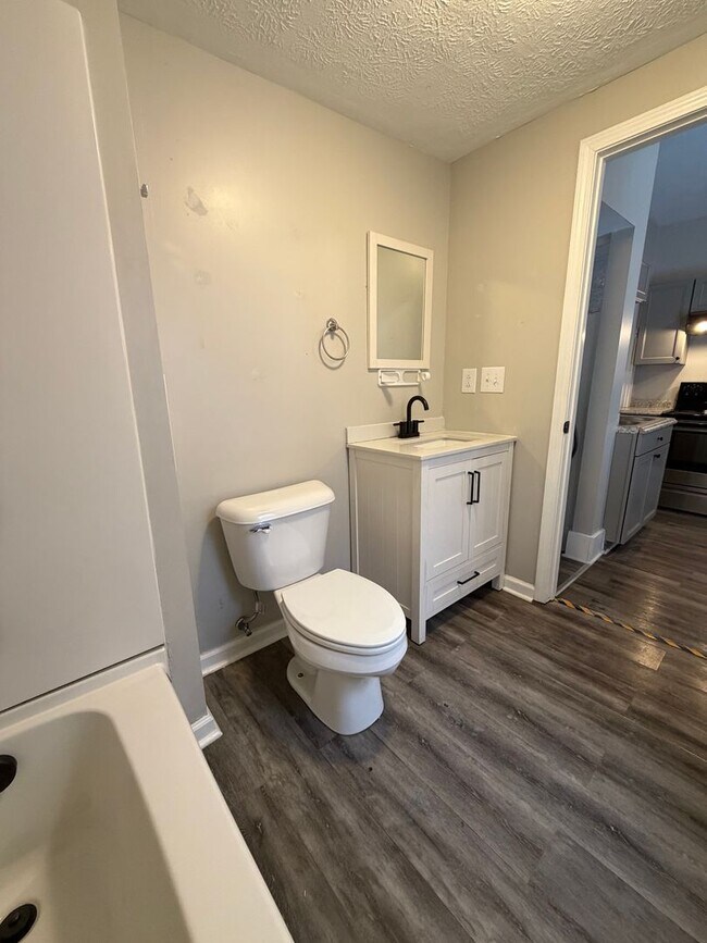 Building Photo - FOH215-217