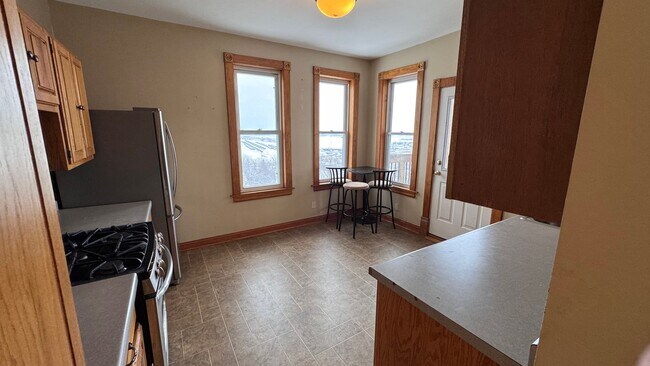 Building Photo - 1712 W 3rd St