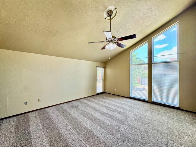Building Photo - 415 Timberwind Rd