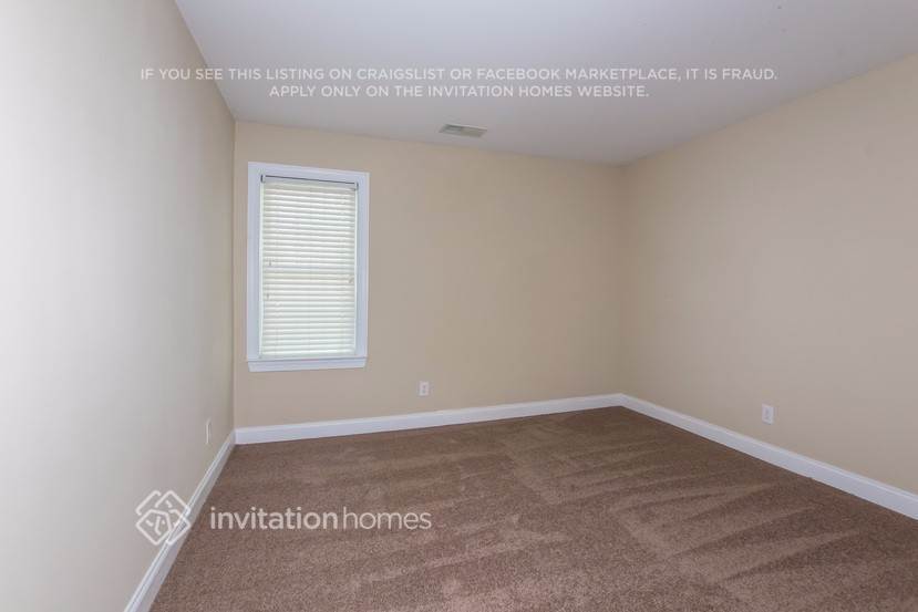 Building Photo - 7000 Weddington Brook Dr
