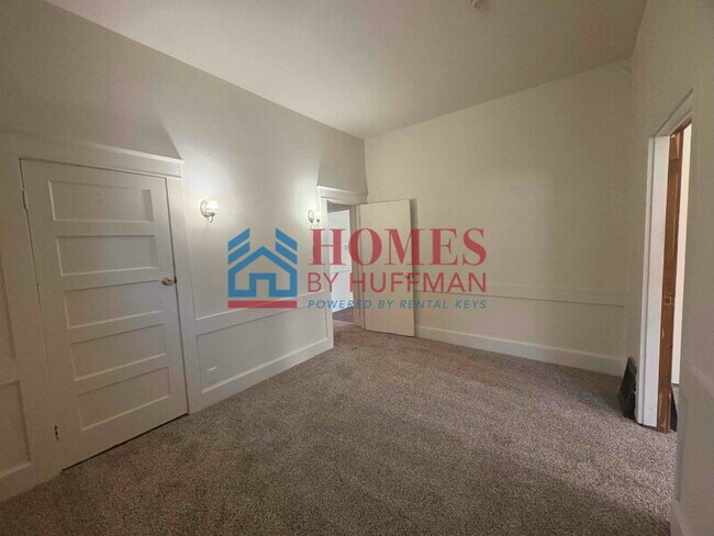 Building Photo - Large Four Bedroom | Two Bath House