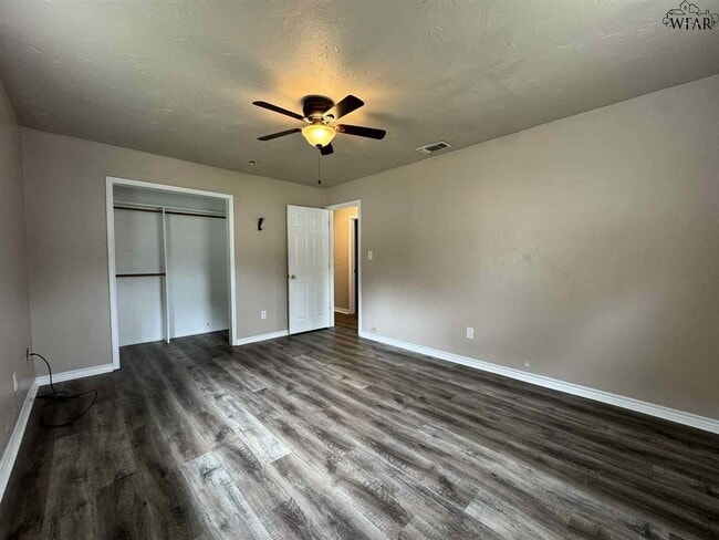 Building Photo - 1113 Sunset Ln