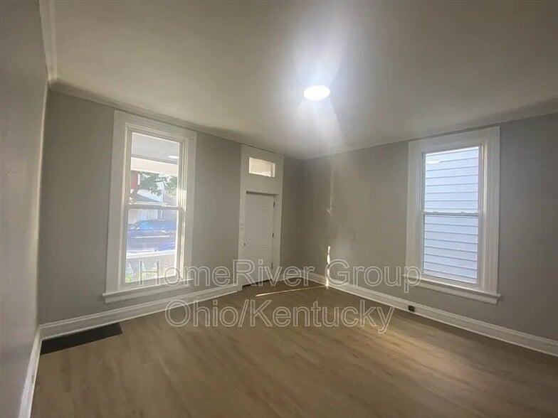 Building Photo - 329 E 16th St