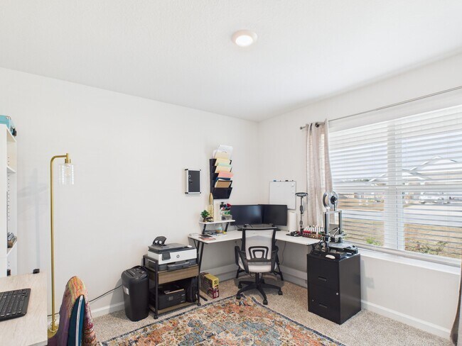 Building Photo - 8775 Clearbrook Dr