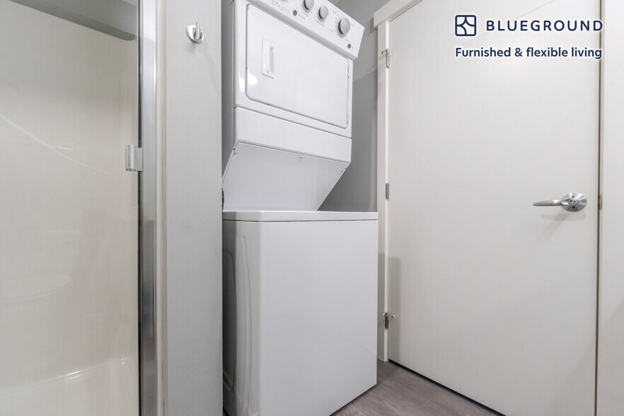 Building Photo - 4609 Union Bay Pl NE