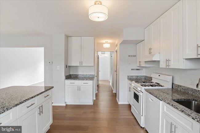 Building Photo - 5422 Brixham Ct