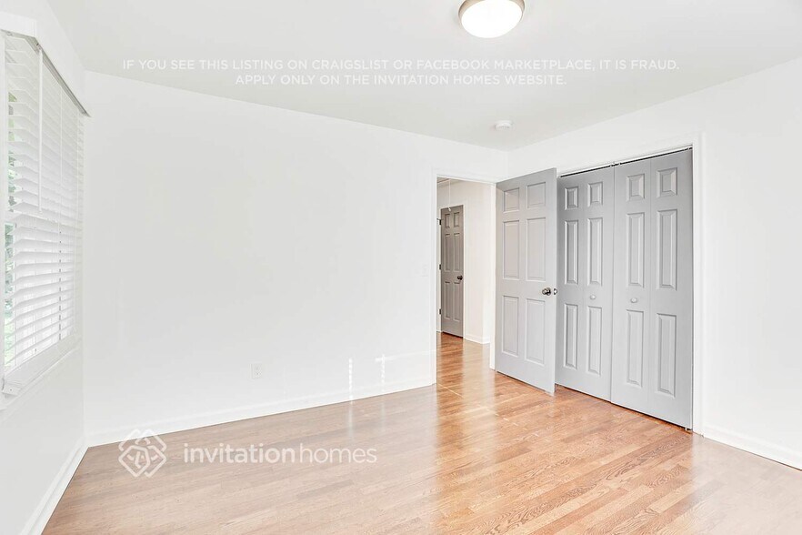 Building Photo - 1748 Pamela Cir SW