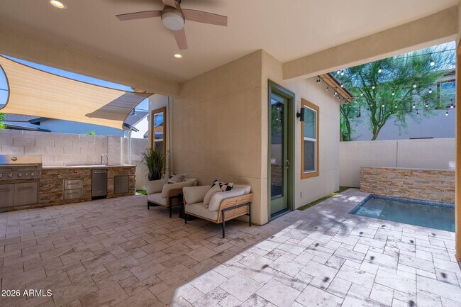 Building Photo - 1555 E Ocotillo Rd