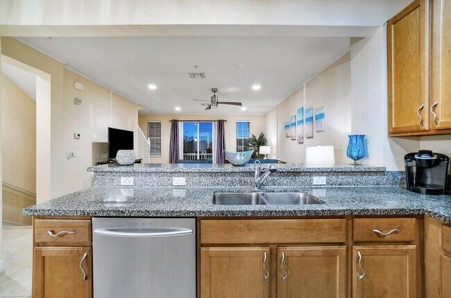 Building Photo - 111 SW 2nd Ave