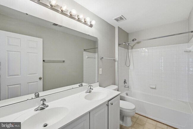 Building Photo - 6008 Preswell Ct