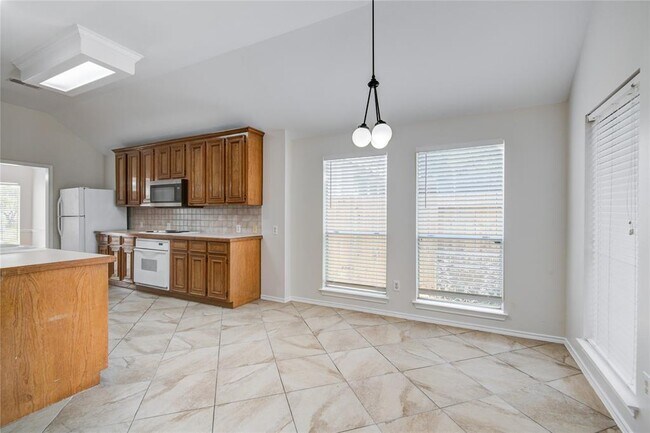 Building Photo - 6106 Grand Glen Ct