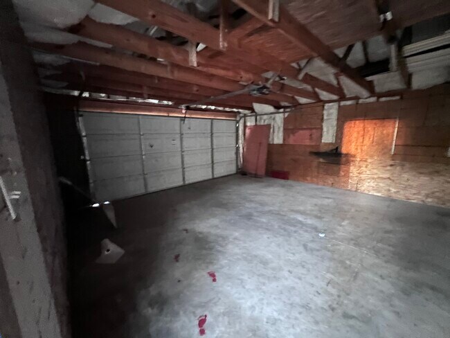 Building Photo - 218 E Haven Rd