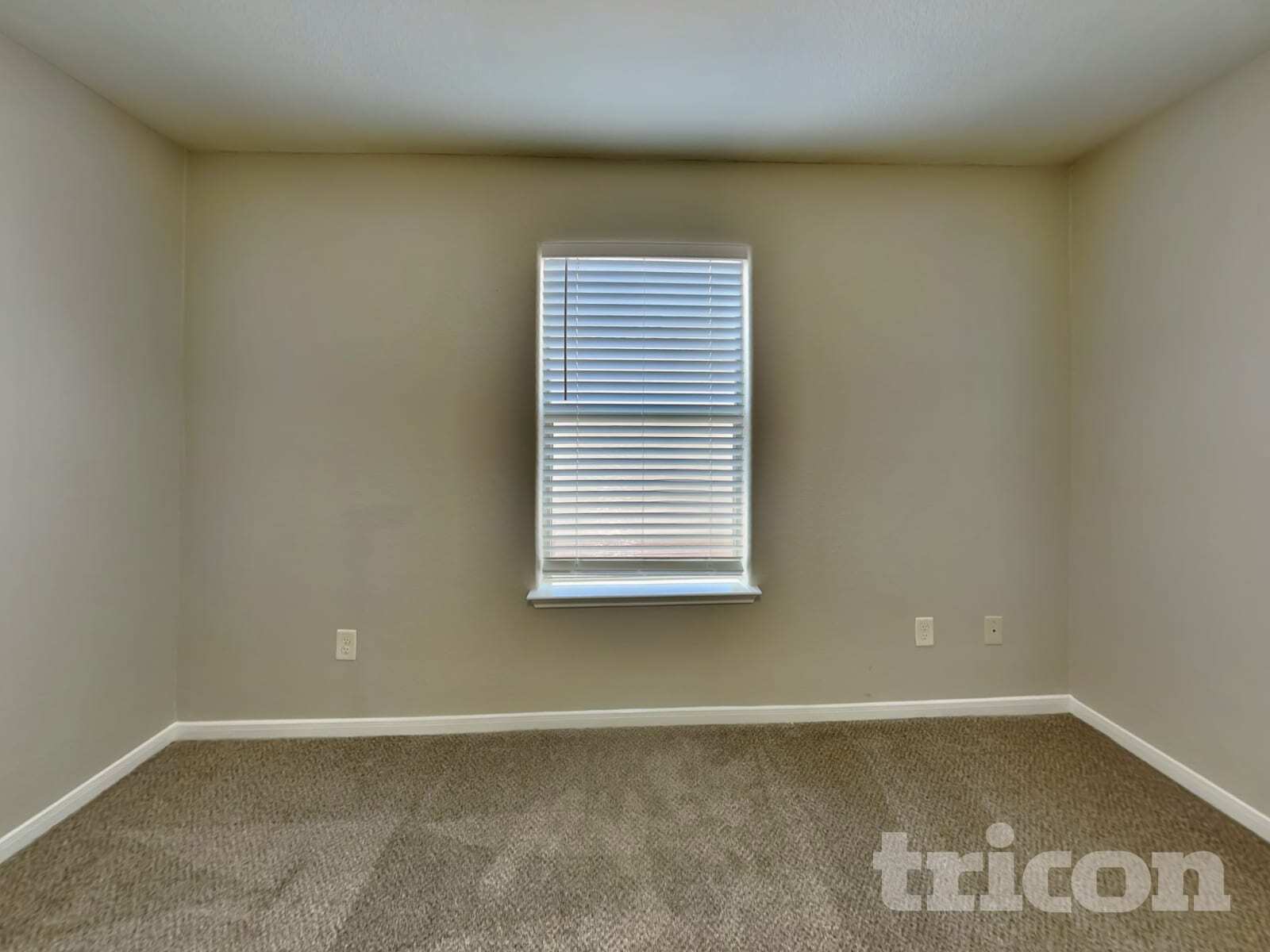 Building Photo - 8927 Summer Valley Ln