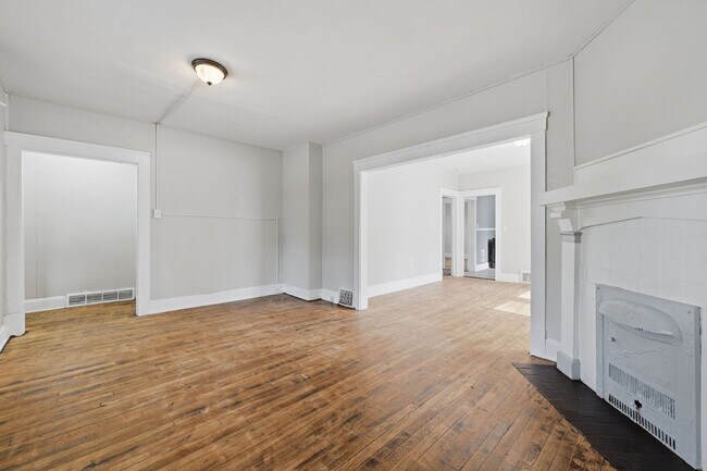 Building Photo - 11611 Fairport Ave
