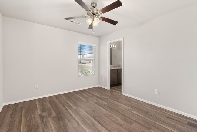 Building Photo - New Year's Promotion! Three Bedroom | Two ...