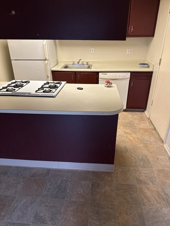 Building Photo - Well Maintained 2-Bedroom 1- bath Home in Quiet Sacramento Neighborhood