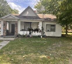 Building Photo - 1105 6th St