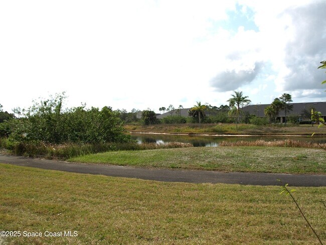 Building Photo - 620 Remington Green Dr SE