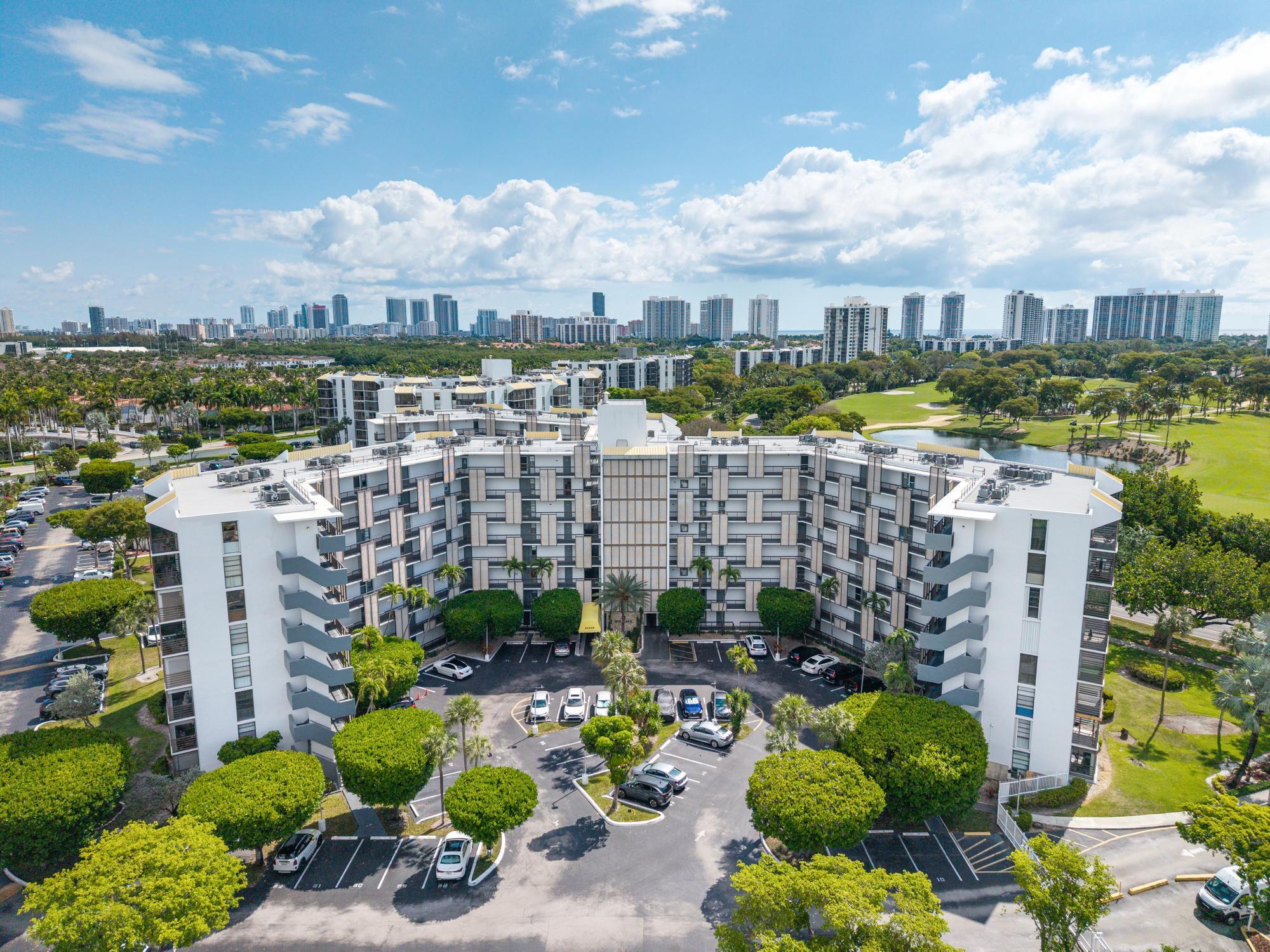 Building Photo - 20400 W Country Club Dr