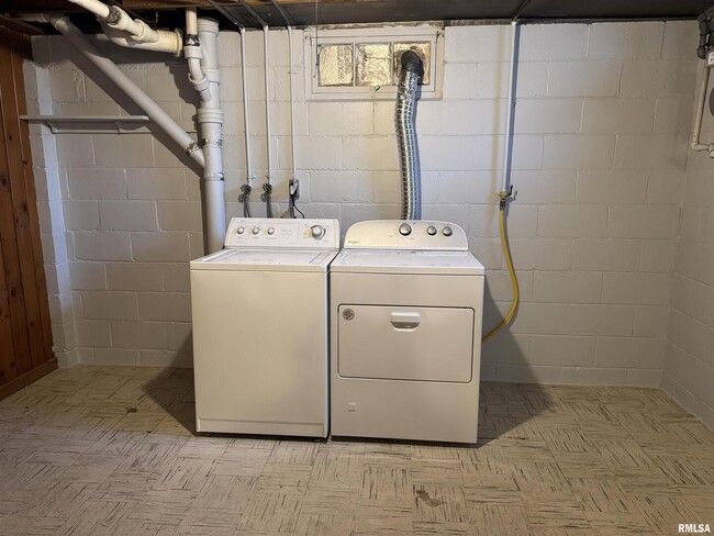 Building Photo - 1020 Brown St