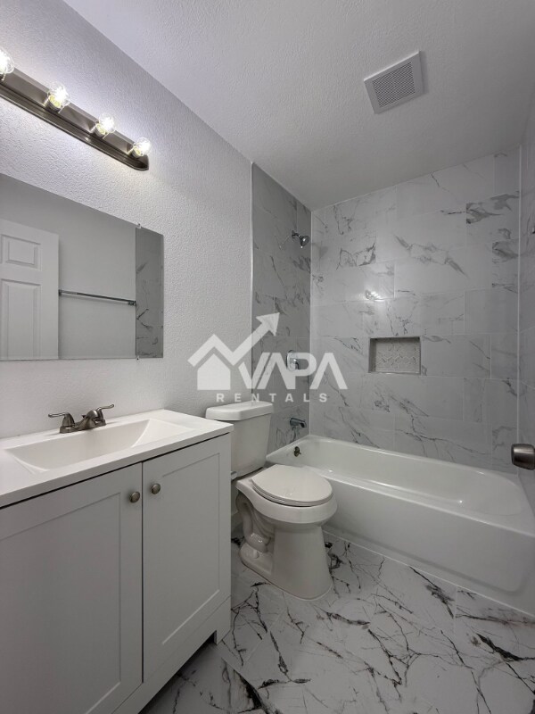 Building Photo - 10815 Green Heights Dr