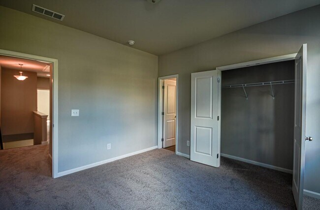 Building Photo - 104 Black Gum