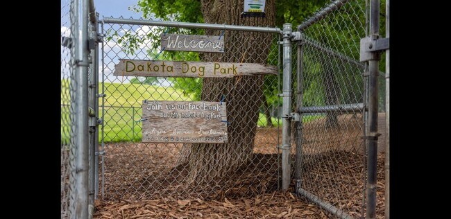 Dakota Park off leash dog park is just 1/3 mile from home - 2740 Alabama Ave S