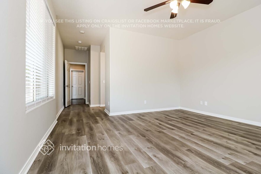 Building Photo - 15280 W Redfield Rd