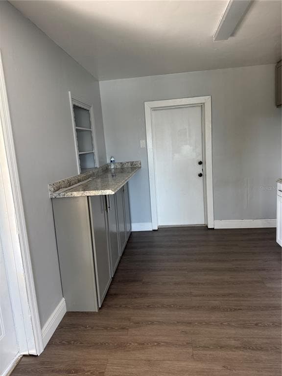 Building Photo - 1160 Lakeview Dr