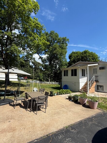 Building Photo - 248 Douglas Pike
