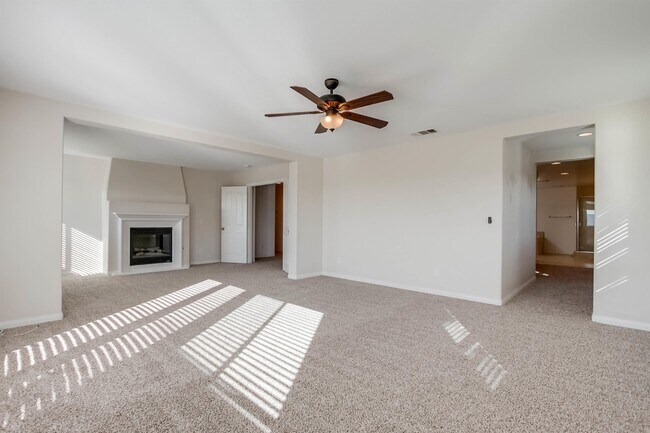 Building Photo - 1059 Vista Pointe Blvd