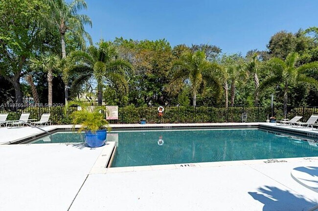 Building Photo - 815 Boynton Beach Blvd