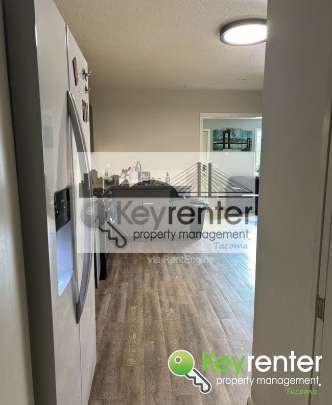 Building Photo - 1302 E 40th St