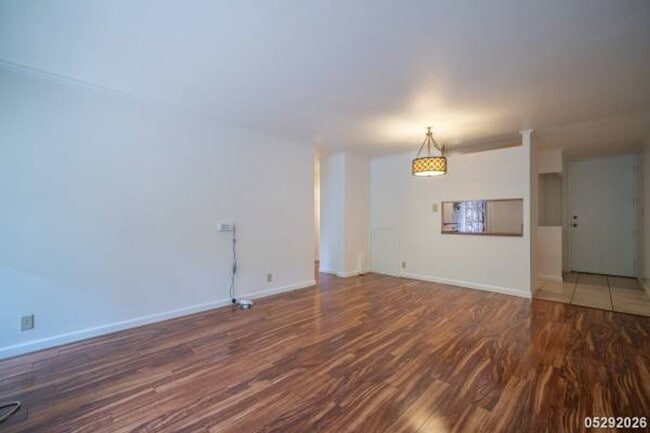 Building Photo - $2,550 / 2br - 793ft2 - Maintained and Freshly Painted 2BR/1BA/2PKG unit in Waikalani Woodland (M...